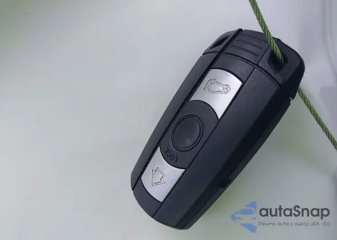 2011 BMW 328I xDrive z USA, uszkodzony, nr VIN WBAPK5C54BF121544